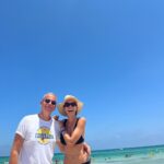 Élodie Fontan Instagram - Avec mon copain @medi.sadoun et ma @eleonore_brito_mendes à Djerba 💖🌞🌅 On est plutôt pas mal 🤩 Sans oublier notre belle rencontre avec Sophie et Ramzy #vacances #djerba