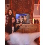 Élodie Fontan Instagram - About last night … 😍💃🏻🕺🏻✨📸🤪💖 Un Photo Booth et ca nous fait la soirée 😂 #OnABeaucoupRi @lou_hamel @seize.12 @pierricgantelmidille