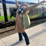 Élodie Gossuin Instagram - 🎞️ Dans ma pellicule cette semaine 🙂‍↔️ 🚝 : TER For Ever 🫣 : Mode Printemps 2k24 📻 : Mon Rêve Réalité #RadioGaga 💭 . Stop ou Encore Encore Encore 🥹 @rtl_france 🍔 : by @bertrandlacherie 🤤 👧🏼 : Toujours garder son sérieux 😂 🎥 : Ma Deuxième famille @m6officiel 🥦 : Les brocolis c la vie (ou pas 🤷🏻‍♀️). Merci à Snap d’occuper nos enfants dans les salles d’attente de médecins 🙏🏻👍  🎬 : Clap ça tourne 🥳 : Bonnes vacances, enfin à nous la zone B 😅🤗 🧳 : Valise en cours , départ pour la Thaïlande avec @tourlane en tribu 🤩🌴✈️