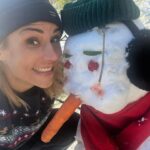 Élodie Gossuin Instagram - C’est quand même plus cool quand ils sont à l’école, on va pas se mentir ? 😂 📚 Olaf Time ⛄️ Snow KO 😵‍💫 Sensation de déjà vécu, help 🆘… école à la maison, télétravail … merci la neige. Des enfants heureux et une maman en PLS 😅… et ça recommence demain ! #Mamaîtresse #FamFolie #Round4 🫠#tbt École ou pas chez vous ? Parents prof ça se passe comment ? 🙌💪