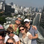 Élodie Gossuin Instagram - Le pays du 𝓼𝓸𝓾𝓻𝓲𝓻𝓮 ツ 🆃🅷🅰︎🅸̈🅻🅰︎🅽🅳🅴 J’en ai tellement rêvé… vivre ce rêve en famille, ici avec mes Vies 😍 Personnalisé pour notre tribu by @tourlane , encore mieux que tout ce qu’on s’est imaginé 🤩🤩🤩 📍 @sindhornkempinski #Tourlane #Tribu246#HappyFamily #CollaborationCommerciale