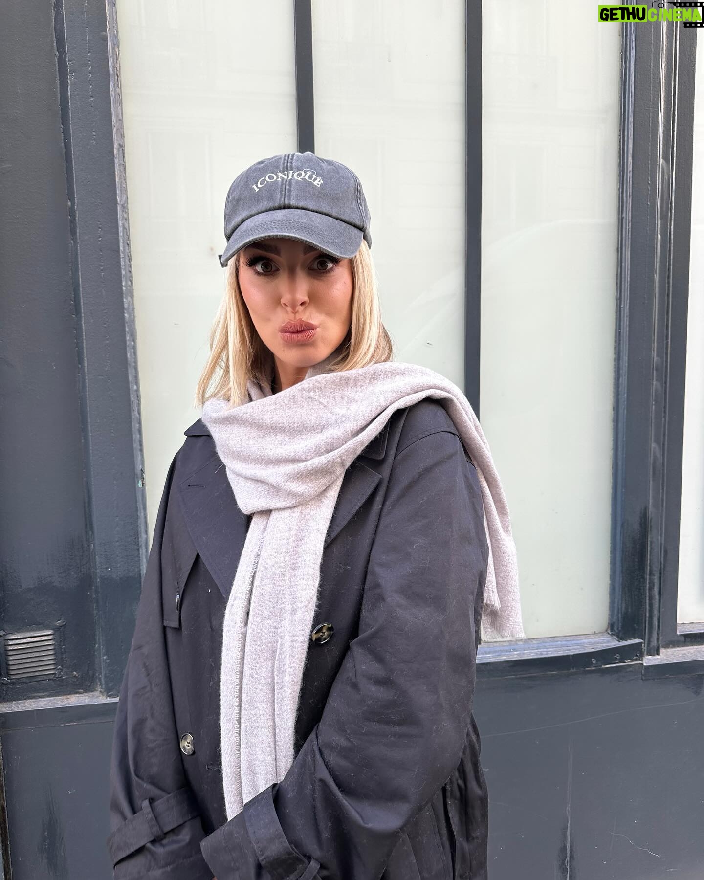 Émilie Fiorelli Instagram - Pile ou Face 😗 J’avais hâte de reprendre un rythme plus intense Quand c’est les vacances scolaires je me consacre qu’à mes enfants du coup j’ai toujours hâte que l’école reprenne 🤪