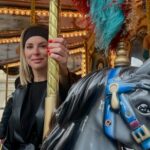 Émilie Fiorelli Instagram - Vous ne trouvez pas que les enfants nous font tourner la tête comme un manège ? 🎠😂