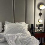Émilie Fiorelli Instagram – Retour sur mon séjour parisien à l’hôtel @maisonbreguet 🤍 

La dernière photo est pour vous 🩷 

PS: J’ai tellement aimé cet hôtel, que j’ai prolongé mon séjour de deux nuitées ✨
*invitée sur une nuit 🌙