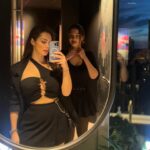 Émilie Nef Naf Instagram - « Une soirée exquise empreinte de rires complices, d’amitié sincère et de conversations pétillantes, où le champagne se mêle à nos éclats de joie, illuminant la nuit de notre complicité éternelle. » Émilie ✨🤍