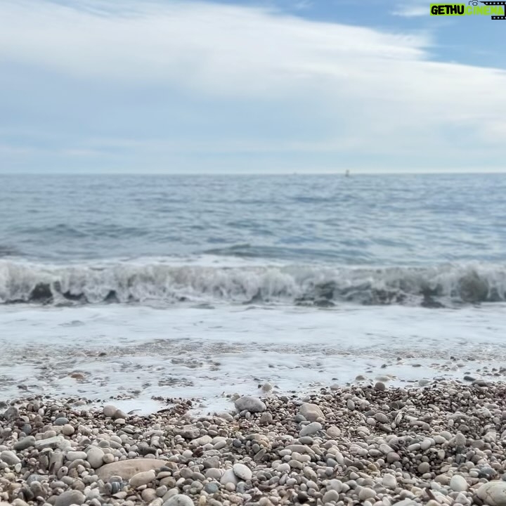 Émilie Nef Naf Instagram - “En suivant le fleuve, on parvient à la mer.” 🌊 🇲🇨🤍