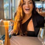 Émilie Nef Naf Instagram - « Une soirée exquise empreinte de rires complices, d’amitié sincère et de conversations pétillantes, où le champagne se mêle à nos éclats de joie, illuminant la nuit de notre complicité éternelle. » Émilie ✨🤍