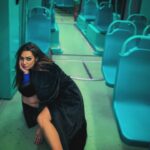 Émilie Nef Naf Instagram - Appréciez chaque instant de la vie comme s’il était le dernier, valorisez et chérissez vos relations, évitez les tracas inutiles, car le bonheur se vit pleinement dans l’instant présent. Ce que nous vivons aujourd’hui pourrait ne pas être là demain, donc vivez et aimez-vous bordel de merde ! 🌹🇮🇹🍕🍝❤️