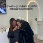 Émilie Nef Naf Instagram - Tag ta prothésiste ongulaire , si toi aussi tu aimes raconter ta vie à ta prothésiste 😂 ⬇️ Chez nous, une manucure ne soigne pas seulement les ongles, mais aussi l’âme... Bienvenue dans le salon où l’on écoute autant qu’on lime. #prothesisteongulaire #prothesisteongulaireadomicile #ongles #onglesgel #baraongles #nailsbar
