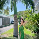 Émilie Nef Naf Instagram – 🏝️🥹☀️🍍💛