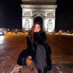 Émilie Nef Naf Instagram – Paris 💙🤍❤️