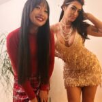 Émilie Nef Naf Instagram – Ma petite peste, je suis sans rancune envers toi 💋

Le dîner sur @w9officiel cette semaine a partir de 16h40 
Tu regardes ?