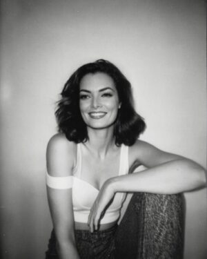 Émilie Nef Naf Instagram - 90´S vibes baby 🎥🎞️✨ #ia