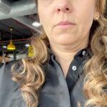 Érika Villalobos Instagram - Adiós Lara Ferradas… Primero que nada quisiera dar gracias al público que nos acompañó durante todos estos meses con todo el entusiasmo e hizo de Perdóname uno de los programas más vistos de nuestra Tv. También quiero agradecer a mis compañeros actores y a todo equipo de @delbarriopro por los increíbles días que pasé. Gracias por esas sonrisas, por los gestos tan bonitos que han tenido conmigo día tras día, por los regalitos y por la buena onda que se respira en las grabaciones ( miren los videos, sobretodo el último ). He aprendido mucho de cada uno de ustedes y me voy siendo una mejor persona. Pero lo más valioso en esta etapa es haber trabajado con mis hijitos 💚Mikael y Fernanda💚 en su primera experiencia en televisión y haber descubierto cuánto talento tienen y cuánto son capaces de dar. Amores míos: sigan siempre para adelante; el cielo es el límite. 💫 Los amo tanto tanto…