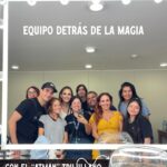Érika Villalobos Instagram - ¡Gracias Trujillo! Algunas reflexiones por aquí 💚: 1.- Las zapatillas nuevas de Ernestina son muy cómodas como pueden ver en la foto 3. 2.- Lo mejor: escuchar las risas, exclamaciones y llantos del público trujillano. 3.- Hay mucha gente que aún no entiende la importancia que tiene el apagar el celular durante una función de teatro. 4.- Extrañé no visitar la Huaca de la Luna. 5.- Mi cultura pre-inca favorita sigue siendo la Mochica. 6.- Aún no asimilo el fin de Velas de Cumpleaños. (Será el fin?) 7.- Quiero volver a pisar el escenario del teatro Víctor Raúl Lozano Ibánez. 8.- Se me antoja un cabrito a la norteña. 9.- Necesito un buen corte de pelo. ¿Lo haré pronto? 10.- Extraño a mis hijos.