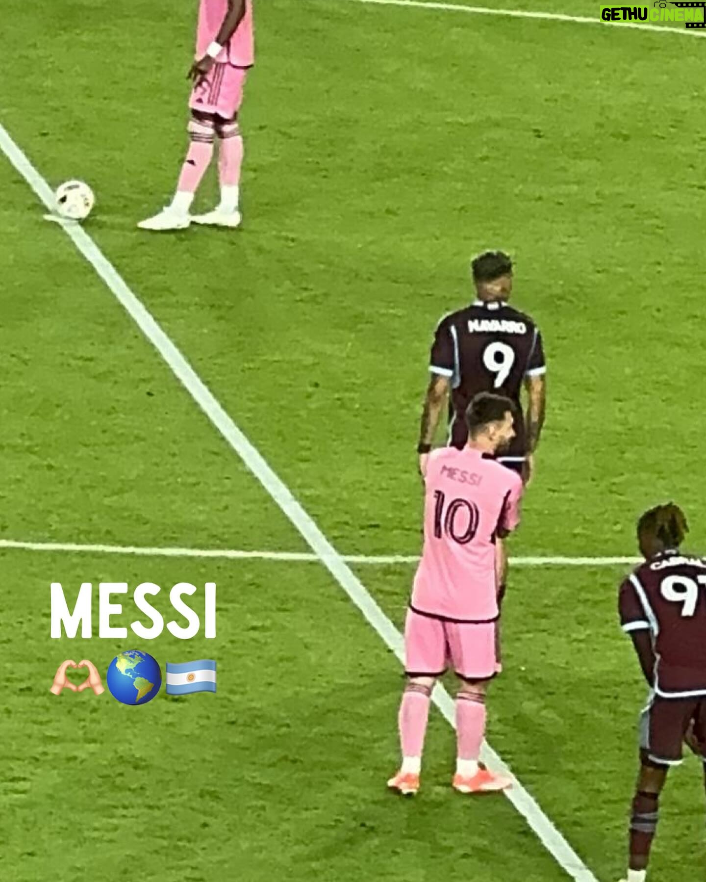 Érika Villalobos Instagram - Aquí la segunda parte de Miami que les prometí. Trabajo, música, amistad, fútbol, familia, playa, sol, y amor. ¿Se puede pedir más?