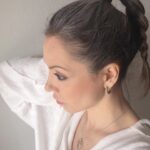 Öykü Serter Instagram – 🤍SelfLove🍂
…high standards low expectations…not disappointed, never surprised💋
Kasım’dan bile sonbahar olmasını beklememek gerek, belki o da güneşi seviyordur.🍁