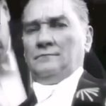 Öykü Serter Instagram - Bayramlar biriktiriyorum; sokaklarda umutla, coşkuyla kutlanacak bayramlar🇹🇷 Kalbimde, sonsuz sevgi, saygı, minnet ve hasret daima sana Atam♥️ Seni ve seninle birlikte, bu milleti saltanatın ve düşmanın prangalarından kurtarıp hürriyetine kavuşturan yoldaşlarını, silah arkadaşlarını, şehitlerimizi rahmetle anıyoruz. Ruhunuz şâd olsun🇹🇷 30 Ağustos Zafer Bayramımız kutlu olsun🇹🇷 …sonsuzca ∞ ❤︎