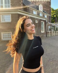 Özgü Kaya Instagram - sun kissed✨