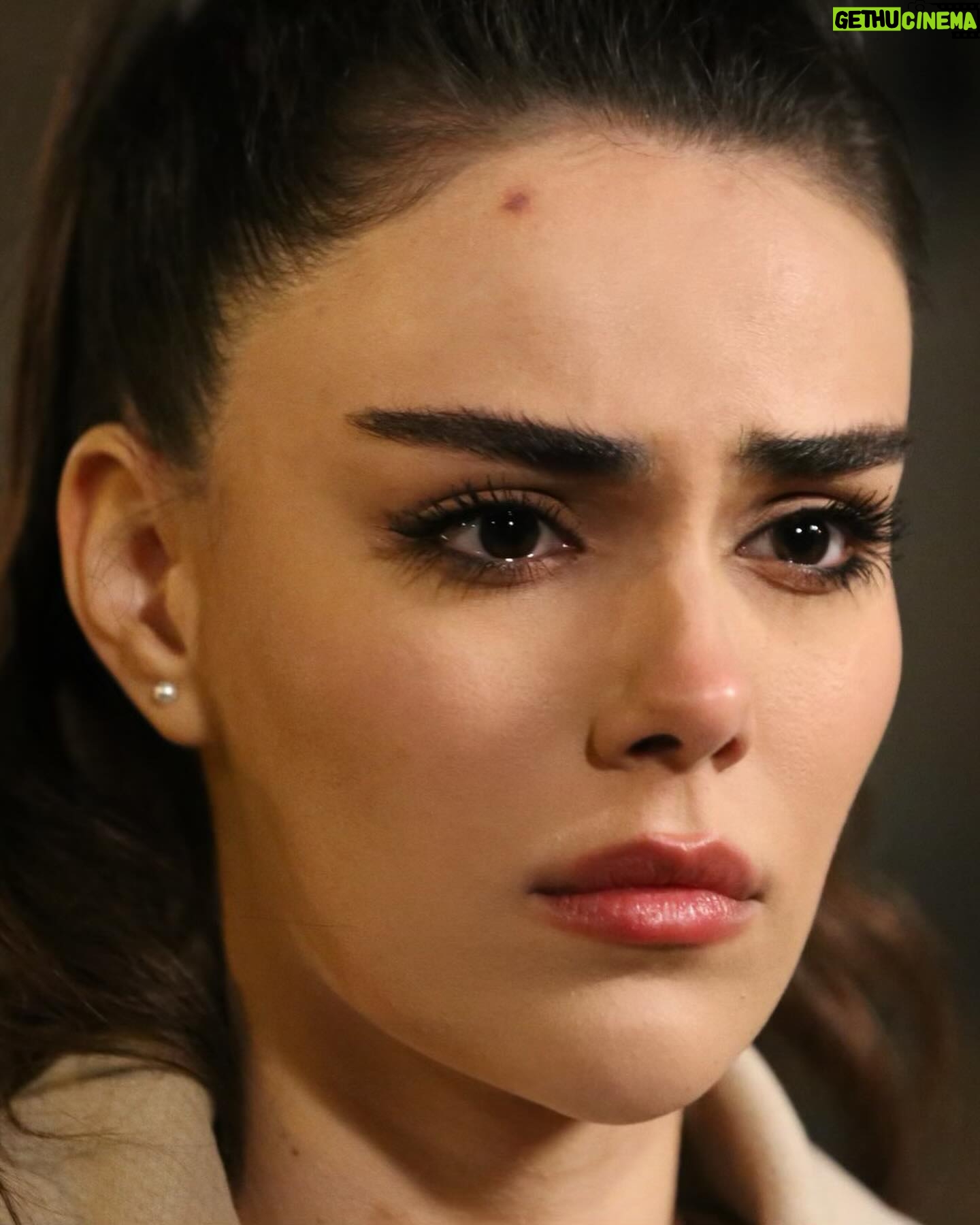 Özgü Kaya Instagram - Bugün son kez #Türkan 🤍 @uckizkardestvdizisi @kanald