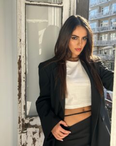 Özgü Kaya Instagram - 🖤