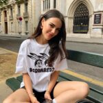 Özgü Kaya Instagram - missin u Paris🥹