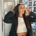 Özgü Kaya Instagram – 🖤