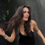 Özgü Kaya Instagram - 3 kız kardeş dizisinin başrol oyuncusu arkadaşım @kayaozgu yaz öncesi yorgun saçlarını #sakinleştiricibakım ile onardık rengini #glasshair cila ile doğallaştırdık ve #ghostcut yaptık. . . . #özgükaya Hayatını Güzelleştirmeye Saçlarından Başla! . . . #desertred #ahmetcobain #garagehairrepair #ahmetçoban #ghostcut #sombre #facelight #brushlights #transparanboya #garagehairrepairstudio #ombre #hayatınıgüzelleştirmeyesaçlarındanbaşla #espresso #kurşuni #aphrodite #eniyikuaför #thebesthairsstudio #besthairdresserinistanbul #brushlights #magictouch #makeover . #kayaozgu