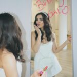 Özgü Kaya Instagram - yayyyyy🌟it’s my birthdayyyyy 👸🏻🤍🤍🤍✨✨✨