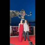 Özge Özaçar Instagram – Sinemanın ortak hayaller kurduran; rüyalar düşleten en güzel yeridir film festivalleri. Bir oyuncu olarak meslektaşlarım ve iş ortaklarımızla Istanbul, Adana, Antalya film festivallerinde bir araya gelmenin yanısıra, dünyanın en önemli uluslararası film festivalinde Cannes’da yeniden buluşmak yeni dostluklar kazandıran, vizyonumu genişleten harika bir deneyim oldu. Geçtiğimiz seneden sonra bir kez daha festival ana sponsoru @campariofficial misafirliği ile Cannes’da yerimi almış olmaktansa büyük mutluluk duyuyorum. Birlikte red carpet deneyimi yaşadıktan sonra, bu sene Negroni Talks programıyla bağımızı kuvvetlendirdiğimiz ve tüm onur konukları olarak Hyde Beach’teki partide festivali kutladığımız muhteşem bir akşam geçirdik! Until next time! ♥️
#RedPassion #CampariCinema #Cannes2024 #WeAreCinema
#drinkresponsibly #ad
Film festivals are the most beautiful places that make you dream. As an actor, meeting with my colleagues and business partners at the the world’s most important international film festival, was a wonderful experience that brought new friendships and expanded my vision.
With the best team of @campariofficial & @campari.it
After experiencing the red carpet together, this year we had a wonderful evening where we strengthened our bond with the Negroni Talks program and celebrated the festival at the party in Hyde Beach as all the guests of honor! As wise man said, There is no Negroni, without Campari! Until next time! ♥️
#RedPassion #CampariCinema #Cannes2024 #WeAreCinema
#drinkresponsibly #ad