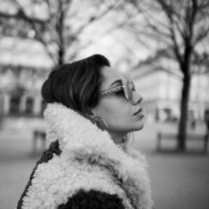 Özge Özaçar Instagram - I always felt blessed to have friends that I can call “the real ones” 🤍🙏🏼Gustave tu es un artiste talentueux ! So grateful to have these shots in Tuileries from your pov! Inoubliable🤍 Merci bcp mon ami 🤍 @gustave_durin