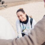 Özge Özaçar Instagram - 6 Şubat depreminden etkilenen 4.3 milyona yakın çocuğumuz var. Sosyalben ailesi olarak geçtiğimiz sene Nisan ayında Umudu Birlikte Taşıyoruz diyerek, dostum, @ciftciece önderliği ve liderliğinde yola koyulduk. Önce Nisan ayında sonra Ağustos ayında çocuklarımıza psiko-sosyal destek sağlamak için sahaya indik. Hatay, Diyarbakır ve Gaziantep sahalarında bir parçası olmaktan, ve oyun atölyesinde çocuklarımız için görev almaktan mutluluk duyduğum @sosyalben ailemiz olarak Sevgili Ece’nin çok büyük emeğiyle bu sene Hatay’da depremden etkilenen çocuklarımızda fiziksel ve sosyal beceri kaybını önlemek için Beceri Geliştirme Merkezi’ni hayata geçiriyoruz. 22 Nisan’daki doğum günüm vesilesiyle de ailem, dostlarım başta olmak üzere sizlerden desteklerinizi rica ediyorum 🤍 Profilimde yer alan link üzerinden bağış yapabilir, bana en güzel hediyeyi çocuklarımıza yapacağınız desteğinizle sağlayabilirsiniz 🤍 @sosyalben