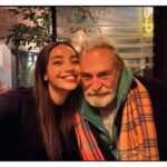 Özge Özaçar Instagram - Rutinin koşturmacası içinde, bu ay nefes aldıran; ilham veren birtakım acil çıkışlar. // It’s been a loooong month. Had so many new beginnings, creations and rebuildings. Always need some fresh air to keep running. Can’t define them with only 10 posts but with a summery. 🚀 #dump for soul, we can say :)