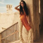 Özge Gürel Instagram - Muhteşem bir ekiple, keşke daha uzun olsaydı dedirten bir yolculuğun fotoğrafları 🫠☀️ @alemdergisi 🎈 Genel Yayın Yönetmeni: @gozdeyorukogluersu Röportaj: @ceylanyeniacun Fotoğraflar: @selcukdanyildiz Video: @uskevio_ Styling: @bengisugurell Saç: @akinunalofficiall Makyaj: @gamzeteq @talentco.tr @saltandpepperproject @esinramazanoglu ♥️ Desteklerinden dolayı @visit.dubai’ye teşekkür ederiz.