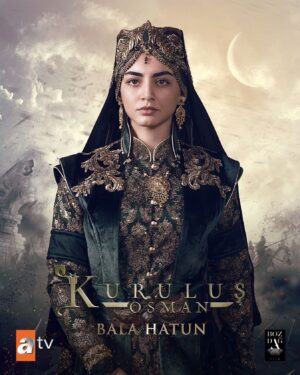 Özge Törer Instagram - Bala Hatun⚔️🌙 

Zaman işte ne çabuk geçiyor.. Öyle güzel anılarımız, emeklerimiz var ki 5. Sezonumuz derken duygulanmamak elimde değil..

#kuruluşosman 131.Bölümüyle Çarşamba 20.00’de #atv’de!