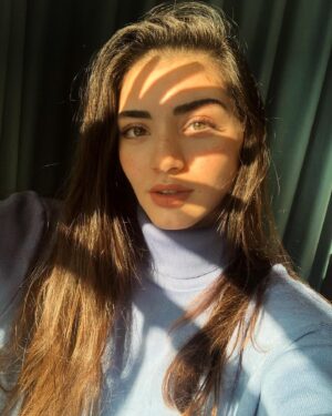 Özge Törer Instagram - 🖐