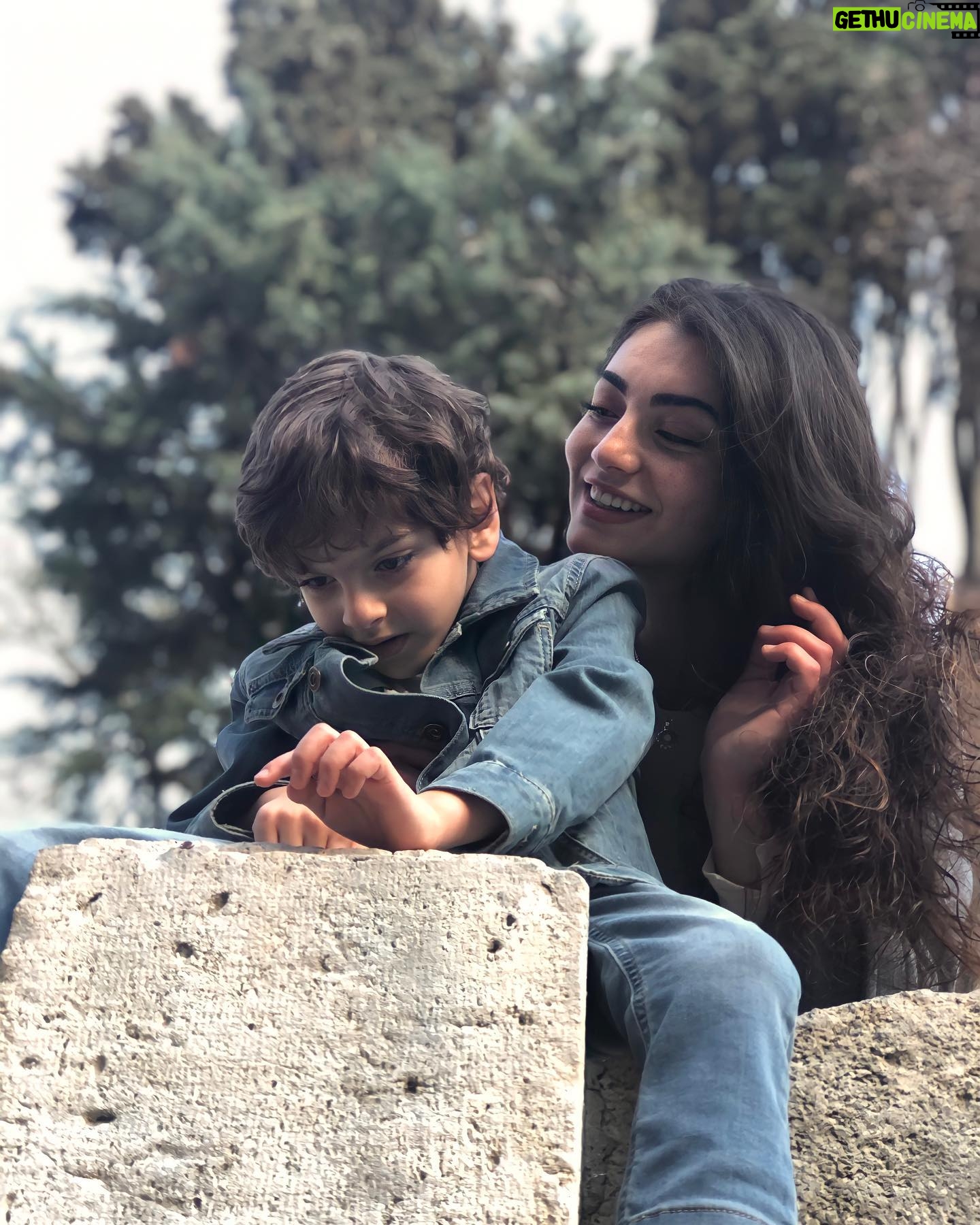 Özge Törer - 313.7K Likes - İyi ki doğdun küçük sevgilim🤍Hayatımıza katıldığın güne şükürler olsun🙏 Biz hep arkanda olucaz ablacım ve koca adam olduğunda bi çok şey anlatacağız sana🙈bu da burda hatıra kalsın minik serçeme..❤️❤️👼🏻
