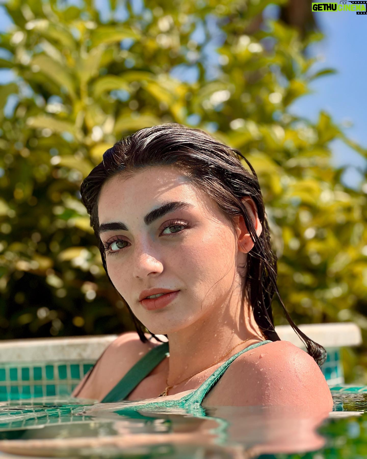 Özge Törer - 497.1K Likes - 🌞