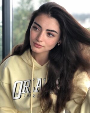 Özge Törer Instagram - 🌼