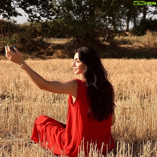 Özge Törer - 304.9K Likes - 🧘♀️☀️
