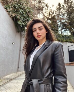 Özge Törer Instagram - 🌤️