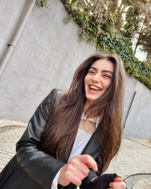 Özge Törer Instagram - 🌤️