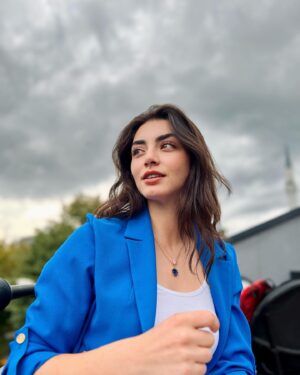Özge Törer Instagram - ⛅️