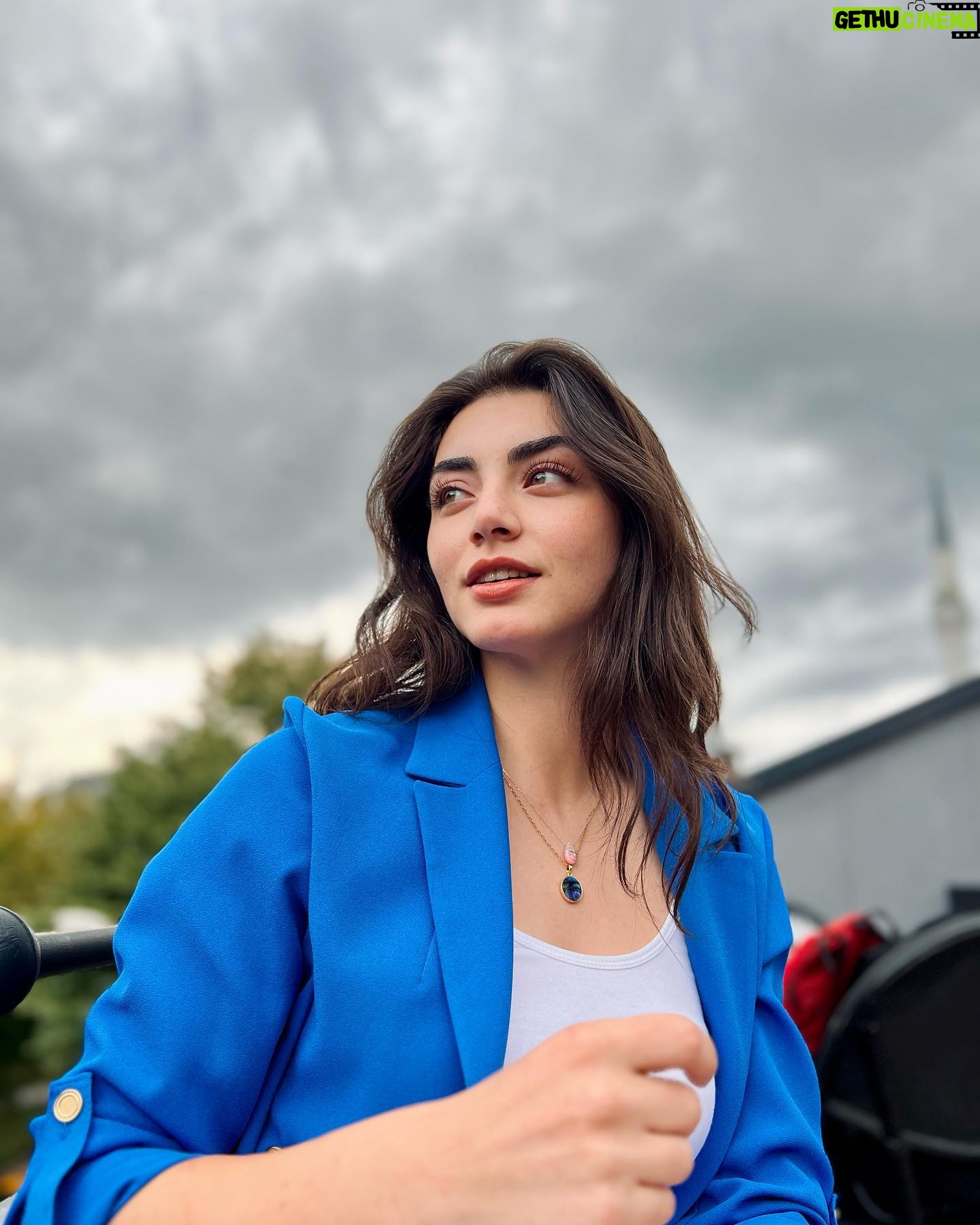 Özge Törer - 390.2K Likes - ⛅️