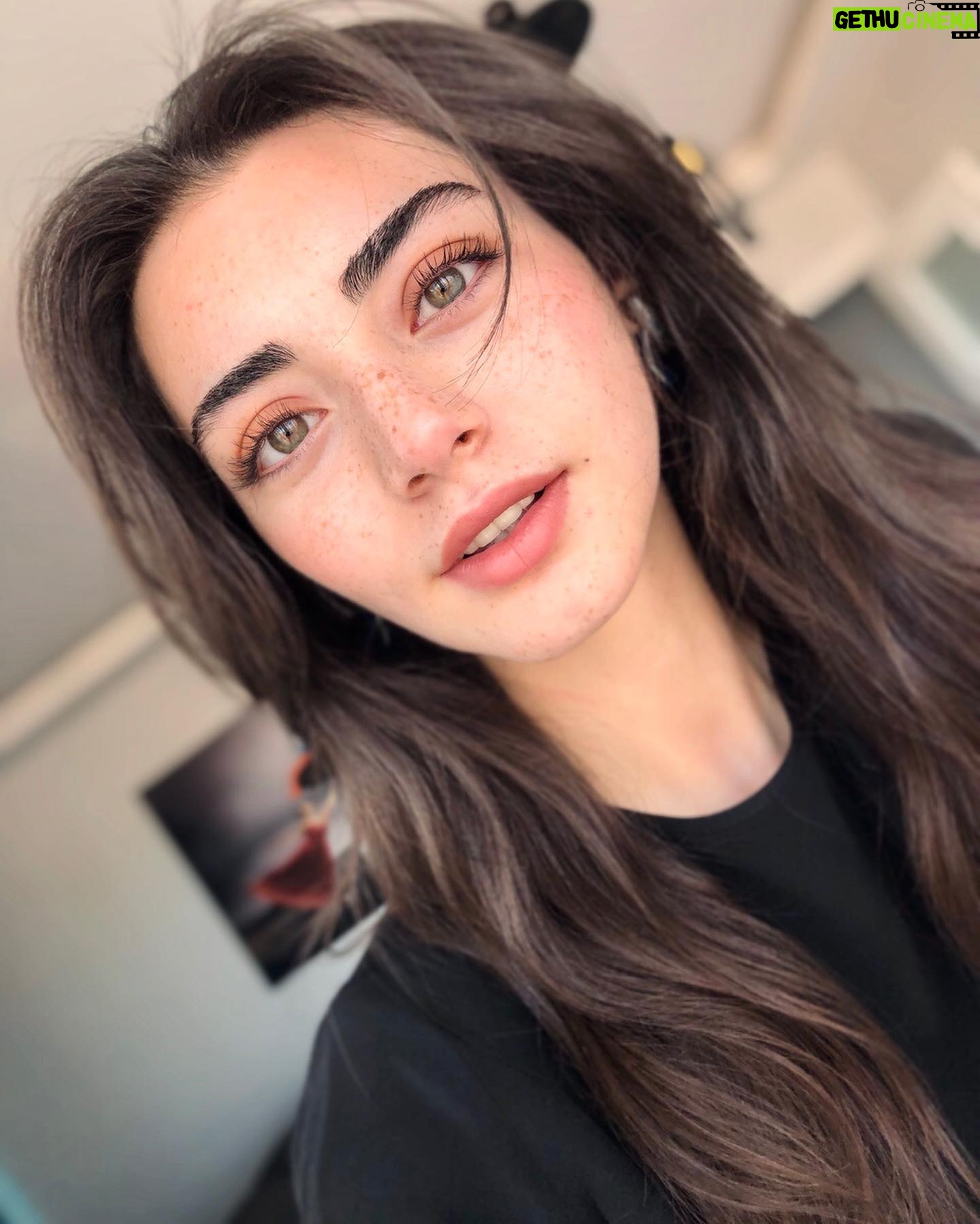 Özge Törer - 355.2K Likes - Değişim.