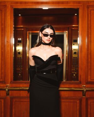 Özge Törer Instagram - Çok güzel bir geceyi geride bırakırken heyecanıma ortak olduğunuz ve bu kadar iyi hissetmemi sağladığınız için çok teşekkür ederim ❤️ 

Photos 📸 @eneskahraman 
Styling @furkancelik3 
Styling Assistant @merrvemuttlu 
Dress @museumoffineclothing @edagungor1 
Accessories @jaagravii 
Hair @sertac_kolay 
Makeup @bencetugba 
Management  @ontalent.tr 
Special Thanks  @enesselcotur
#işbirliği