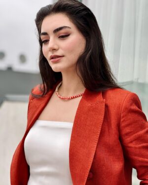 Özge Törer Instagram - 🔶