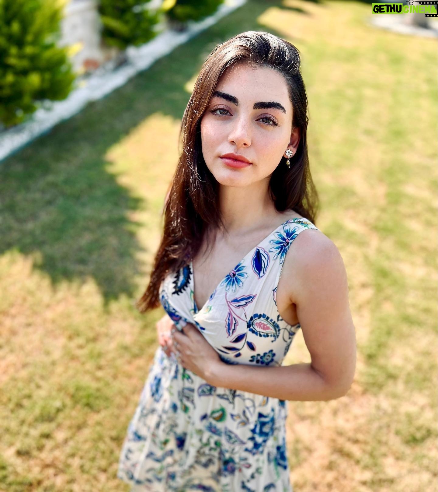 Özge Törer - 395.7K Likes - 🦋