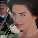 Özlem Balcı Instagram - Fırtınalı havalarda bizimle kalan insanlara değer verelim. Zira güneşli bir günde bütün kumsallar tıka basa doludur…Zor günleri er kişi, iyi günleri de herkes paylaşır…İ.U.Y