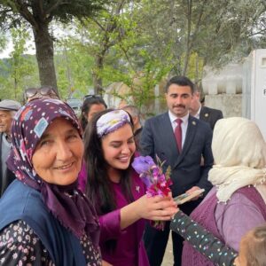 Özlem Balcı Instagram - Yörük kadınlarının kalbine girdim; şimdi daha güçlüyüz 🇹🇷🤲💕 #dalaman